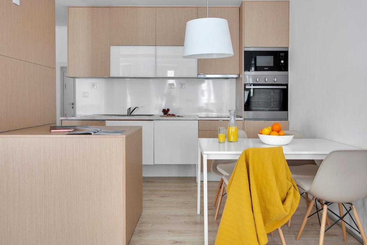 Modern 2 Bedroom Apartment In Estrela With Outside Terrace! Amazing For Families, Couples, Friends 리스본 외부 사진