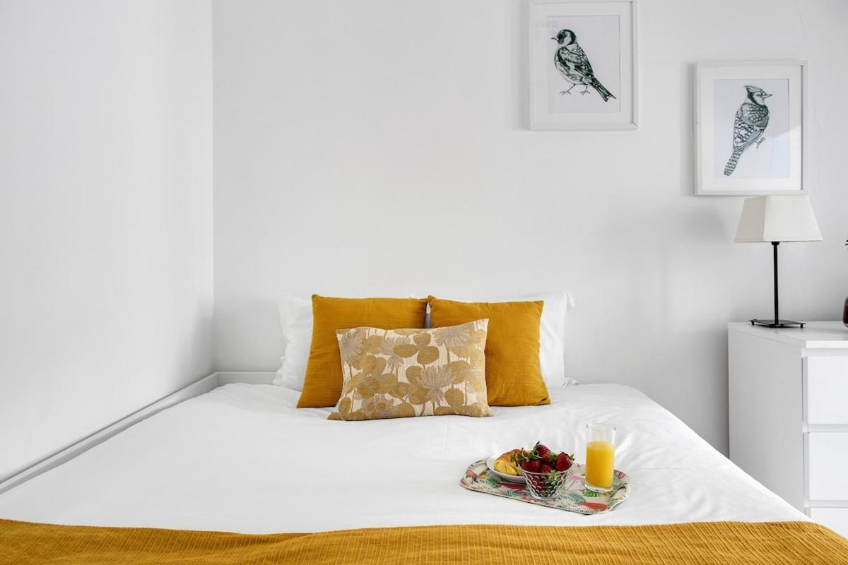 Modern 2 Bedroom Apartment In Estrela With Outside Terrace! Amazing For Families, Couples, Friends 리스본 외부 사진