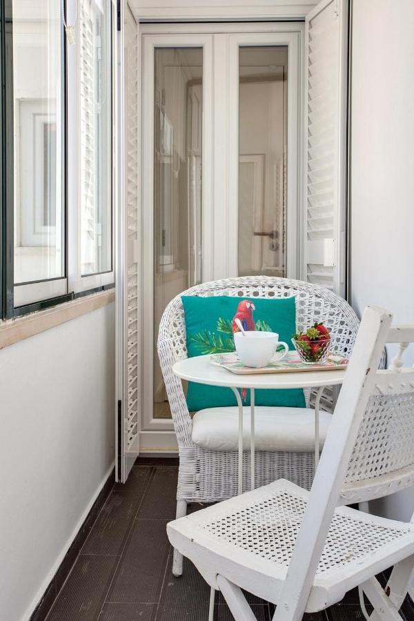 Modern 2 Bedroom Apartment In Estrela With Outside Terrace! Amazing For Families, Couples, Friends 리스본 외부 사진